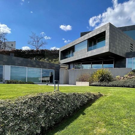 Tres Prismas Exclusive Villa Sarria Exterior foto