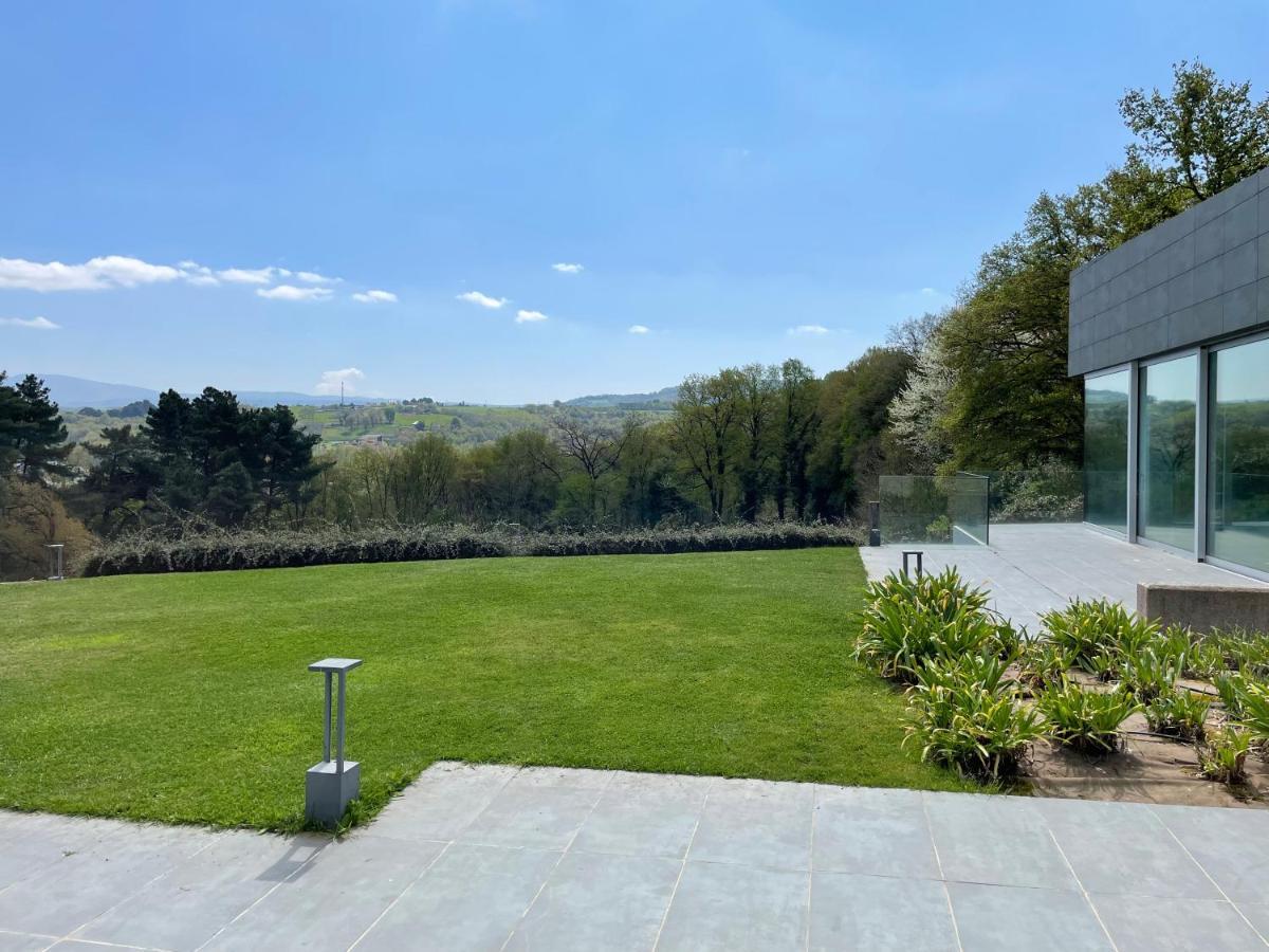Tres Prismas Exclusive Villa Sarria Exterior foto
