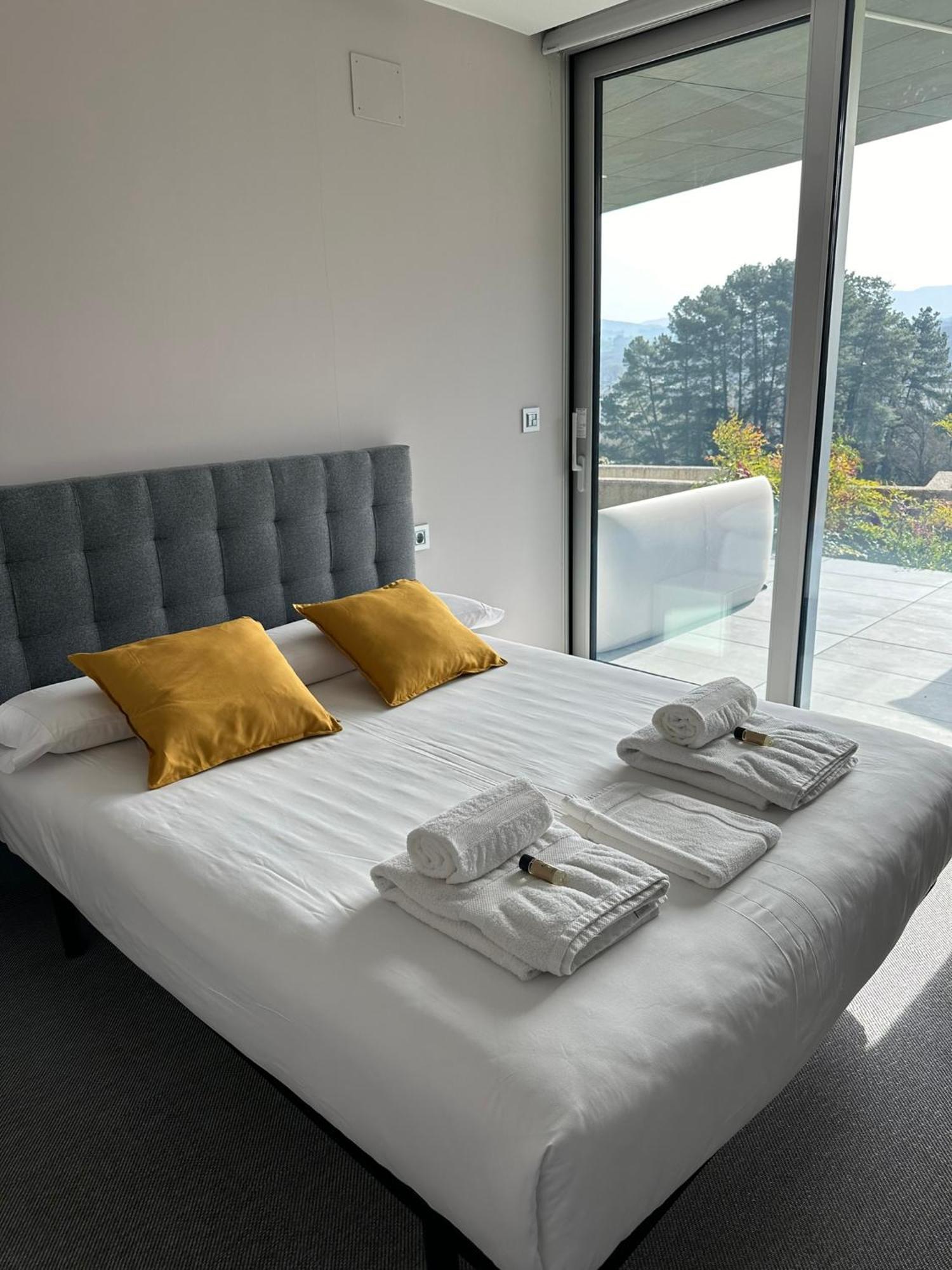 Tres Prismas Exclusive Villa Sarria Exterior foto