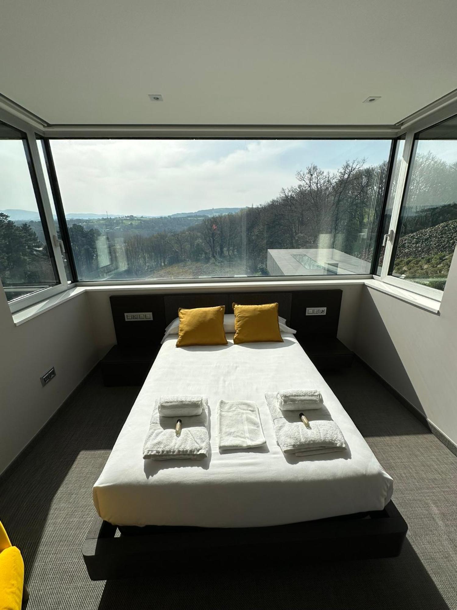 Tres Prismas Exclusive Villa Sarria Exterior foto