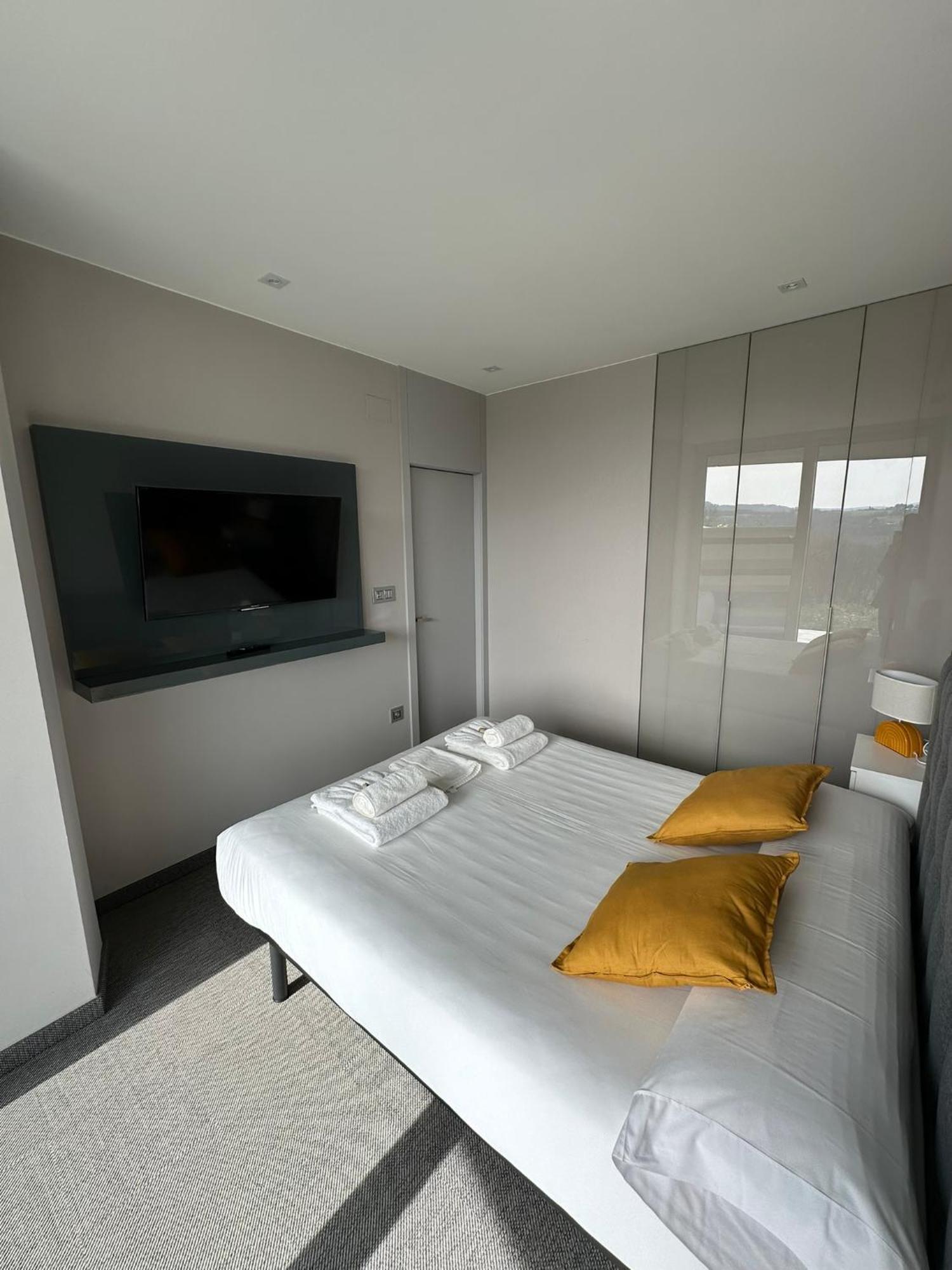 Tres Prismas Exclusive Villa Sarria Exterior foto
