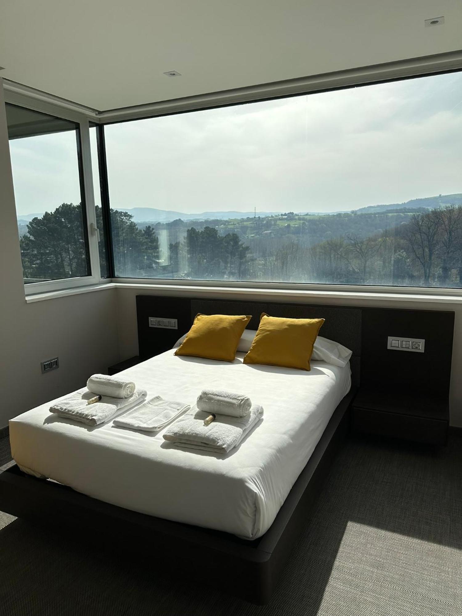 Tres Prismas Exclusive Villa Sarria Exterior foto