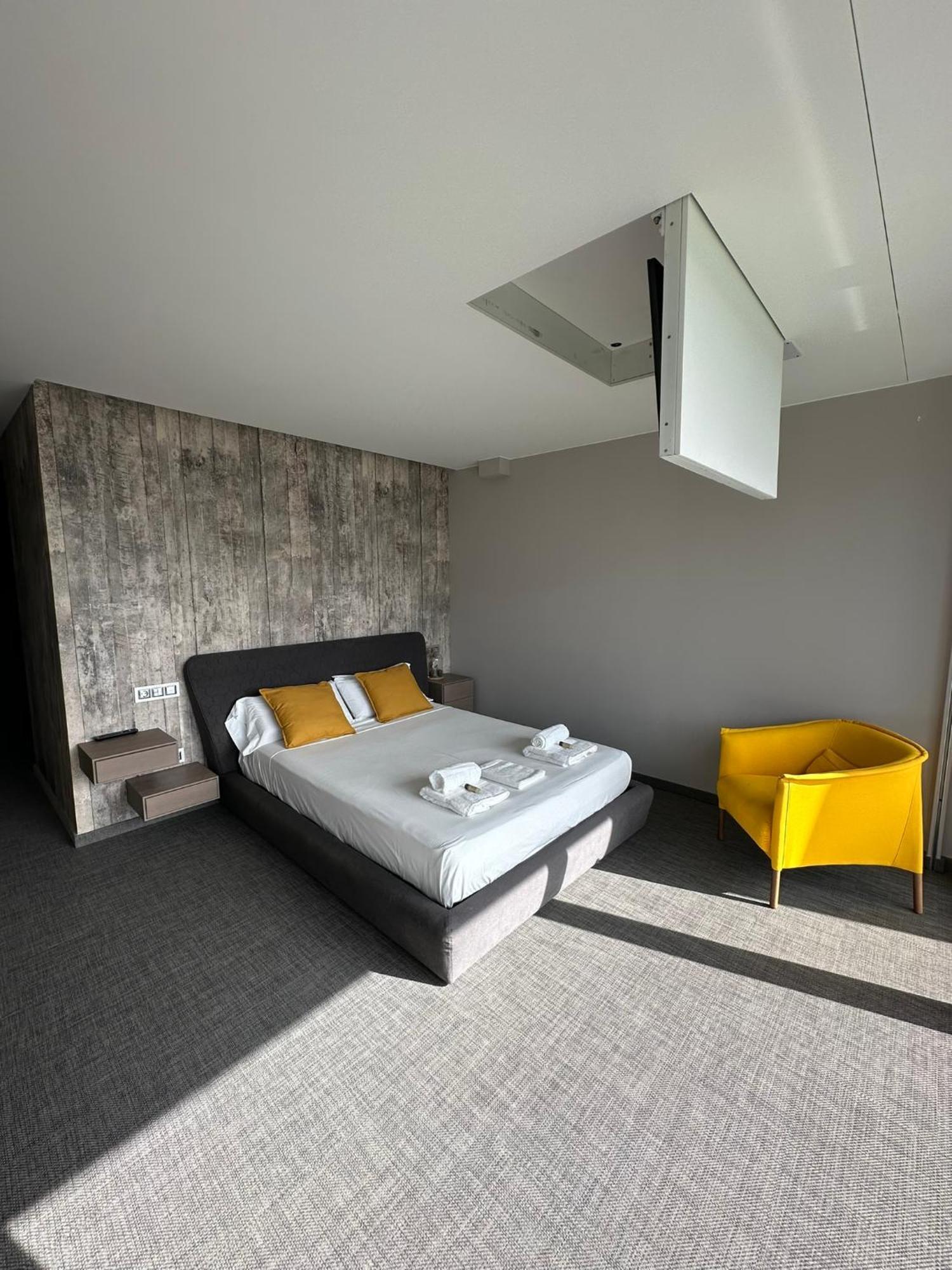 Tres Prismas Exclusive Villa Sarria Exterior foto